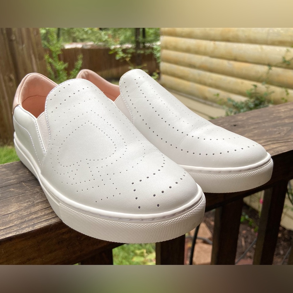Kate Spade Women's Perforated White & Pink Leather Slip-On Sneakers. Comfortcore - Picture 14 of 16
